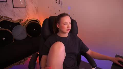 Sofie online show from June 14, 3:19 am