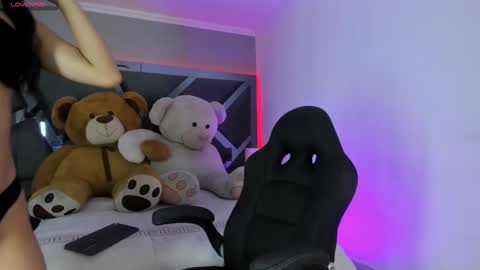  sofie  online show from October 1, 7:53 pm