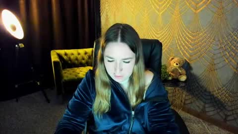 Snapshot of sofii_darling chatting on April 19, 4:39 pm sofii_darling online show from April 19, 4:39 pm