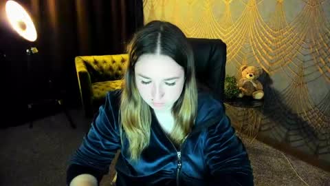 Snapshot of sofii_darling chatting on April 19, 6:10 pm sofii_darling online show from April 19, 6:10 pm