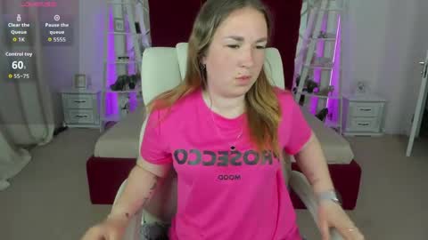 Snapshot of sofii_darling chatting on May 7, 4:34 pm sofii_darling online show from May 7, 4:34 pm