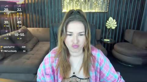 Snapshot of sofii_darling chatting on May 11, 5:32 pm sofii_darling online show from May 11, 5:32 pm