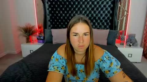 Snapshot of sofii_darling chatting on July 23, 5:00 pm sofii_darling online show from July 23, 5:00 pm