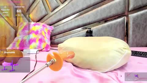 KELLY-HILL online show from November 12, 1:00 pm