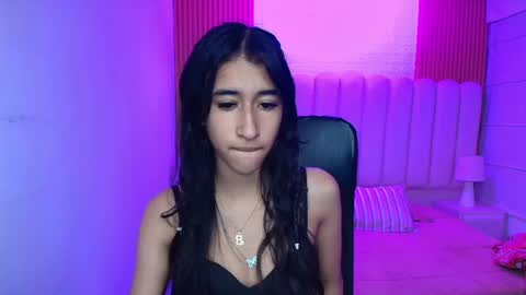 Snapshot of sofii_tk chatting on May 18, 4:07 am Sofii online show from May 18, 4:07 am