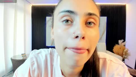 Snapshot of sofiia_palacioss chatting on February 16, 7:43 pm Sofiia Everyday From 1400 to 2200 Col Time online show from February 16, 7:43 pm