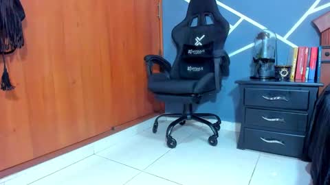 Snapshot of sofiia_up chatting on January 13, 2:39 am S O F I A online show from January 13, 2:39 am