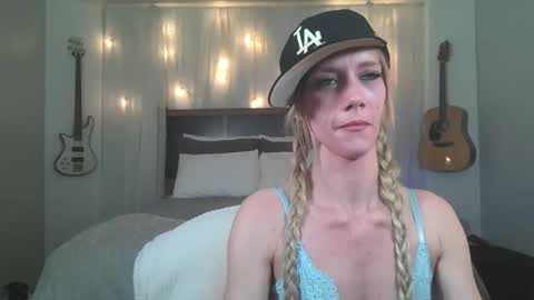 Sofi King online show from April 5, 4:15 pm