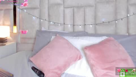 Snapshot of sofiscott_ chatting on December 15, 12:29 am Sofia online show from December 15, 12:29 am