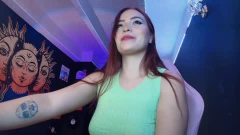 Snapshot of sofnicol_ chatting on March 31, 10:43 pm Nicol online show from March 31, 10:43 pm