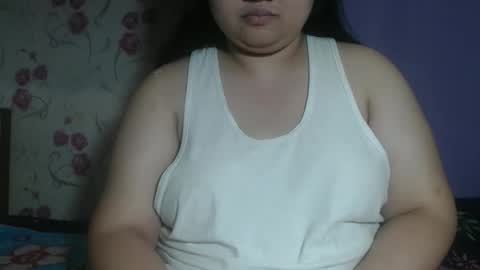 Snapshot of soft_angie chatting on December 3, 12:47 pm Angie online show from December 3, 12:47 pm