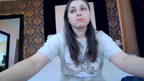 Snapshot of soft_lilly chatting on January 8, 6:16 am Lilly online show from January 8, 6:16 am