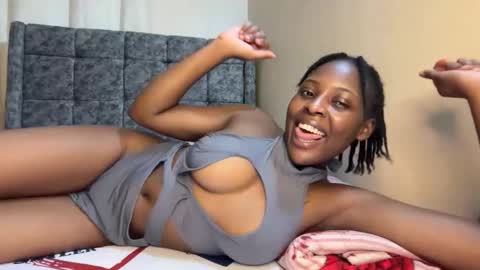 soft_nicole online show from May 23, 8:57 pm