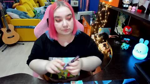 Snapshot of softie_sofy chatting on February 6, 2:33 am Sofie online show from February 6, 2:33 am