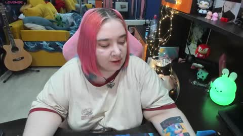 Snapshot of softie_sofy chatting on February 15, 3:20 am Sofie online show from February 15, 3:20 am
