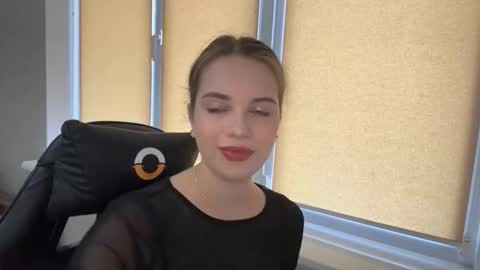 Anna online show from March 23, 1:48 pm