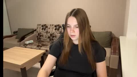 Anna online show from March 25, 6:03 pm