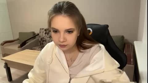 Anna online show from April 7, 4:51 pm