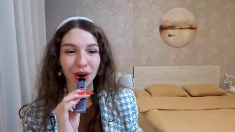 Kelly online show from February 26, 6:18 pm