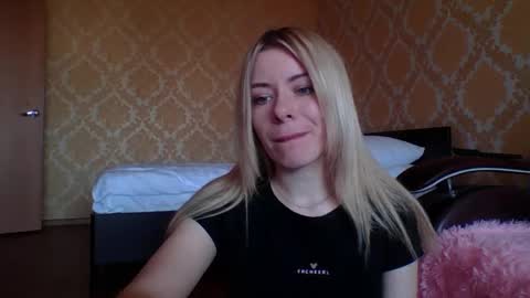 softy_aura online show from May 11, 7:14 am