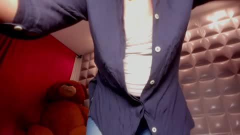 Snapshot of sol_angel_7 chatting on April 4, 5:10 pm SOL ANGEL online show from April 4, 5:10 pm