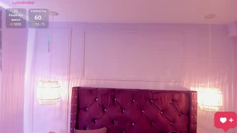 sol_nahiara online show from October 25, 10:23 am