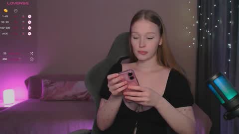 Snapshot of solanochka chatting on December 23, 10:24 am Jennifer Jenny Jen online show from December 23, 10:24 am