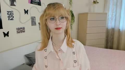 Snapshot of solar_blink chatting on March 18, 7:55 am Nana online show from March 18, 7:55 am