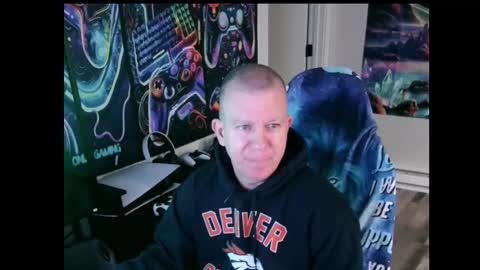 Snapshot of solarlunar1 chatting on February 17, 12:40 am just ask online show from February 17, 12:40 am