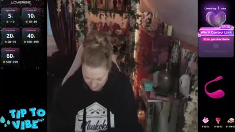 solesticia online show from February 3, 10:21 pm