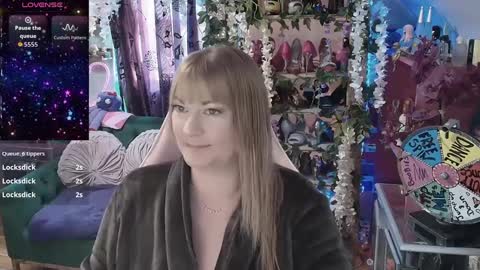 solesticia online show from September 17, 3:57 pm