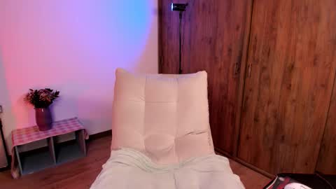 saraIG Solosara8 online show from March 1, 4:25 am