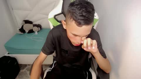 ESTEBAN online show from May 27, 2:19 am