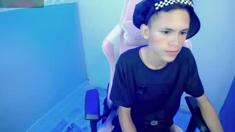 ESTEBAN online show from June 15, 9:17 pm