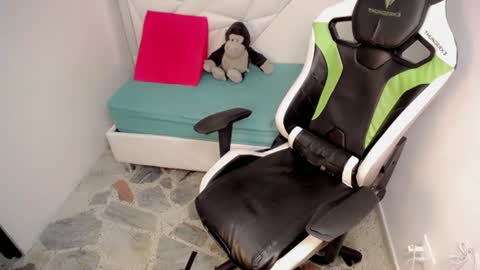 ESTEBAN online show from June 19, 2:05 am