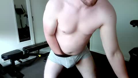 Snapshot of somethingsexysam chatting on May 2, 5:23 am Edging Sam JOI online show from May 2, 5:23 am