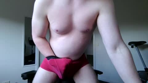 Snapshot of somethingsexysam chatting on August 3, 6:34 am Edging Sam JOI online show from August 3, 6:34 am
