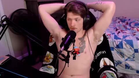 Snapshot of somethinqfunny chatting on February 14, 2:28 am Lover Boi online show from February 14, 2:28 am