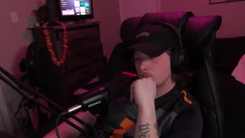 Snapshot of somethinqfunny chatting on March 14, 3:34 am Lover Boi online show from March 14, 3:34 am