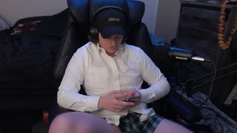 Snapshot of somethinqfunny chatting on April 4, 2:21 am Lover Boi online show from April 4, 2:21 am