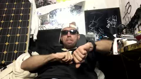 Snapshot of son_e_blacc chatting on December 17, 3:50 am Soni online show from December 17, 3:50 am