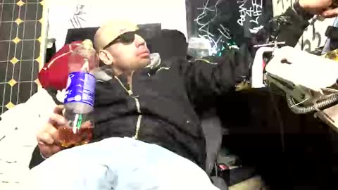 Snapshot of son_e_blacc chatting on December 17, 10:01 am Soni online show from December 17, 10:01 am