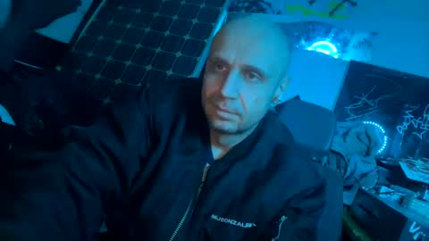 Snapshot of son_e_blacc chatting on February 5, 5:53 pm Soni online show from February 5, 5:53 pm