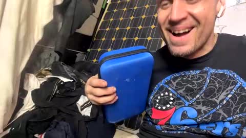 Snapshot of son_e_blacc chatting on February 6, 10:43 pm Soni online show from February 6, 10:43 pm