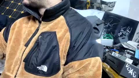 Snapshot of son_e_blacc chatting on February 10, 3:21 pm Soni online show from February 10, 3:21 pm