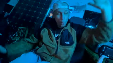 Snapshot of son_e_blacc chatting on February 12, 3:07 am Soni online show from February 12, 3:07 am