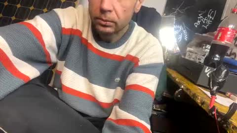 Snapshot of son_e_blacc chatting on February 15, 7:16 am Soni online show from February 15, 7:16 am