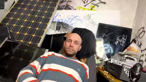 Snapshot of son_e_blacc chatting on February 21, 12:50 pm Soni online show from February 21, 12:50 pm