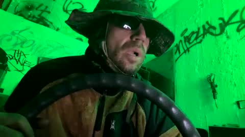 Snapshot of son_e_blacc chatting on October 31, 3:24 pm Soni online show from October 31, 3:24 pm