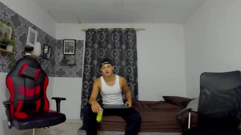 Snapshot of son_hades chatting on October 20, 3:40 am son_hades online show from October 20, 3:40 am